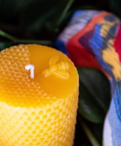 ¾ Round Beeswax Candle top – 7 cm high
